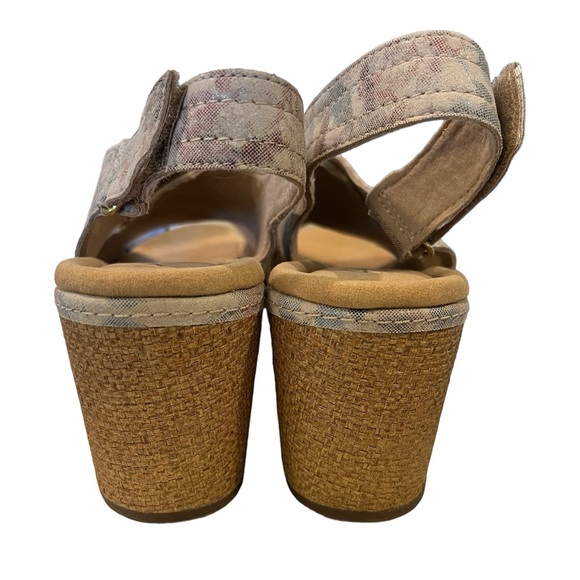 Clarks Giselle Cove Platform Open Toe Wedge Sandals Floral Slingback Sz 9 - Picture 5 of 14